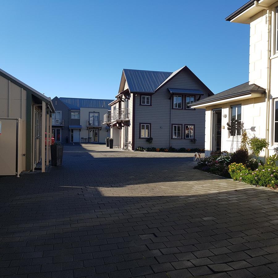 The Mews Oamaru Motel Exterior foto